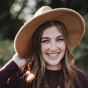 Meet your Posher, Ellie